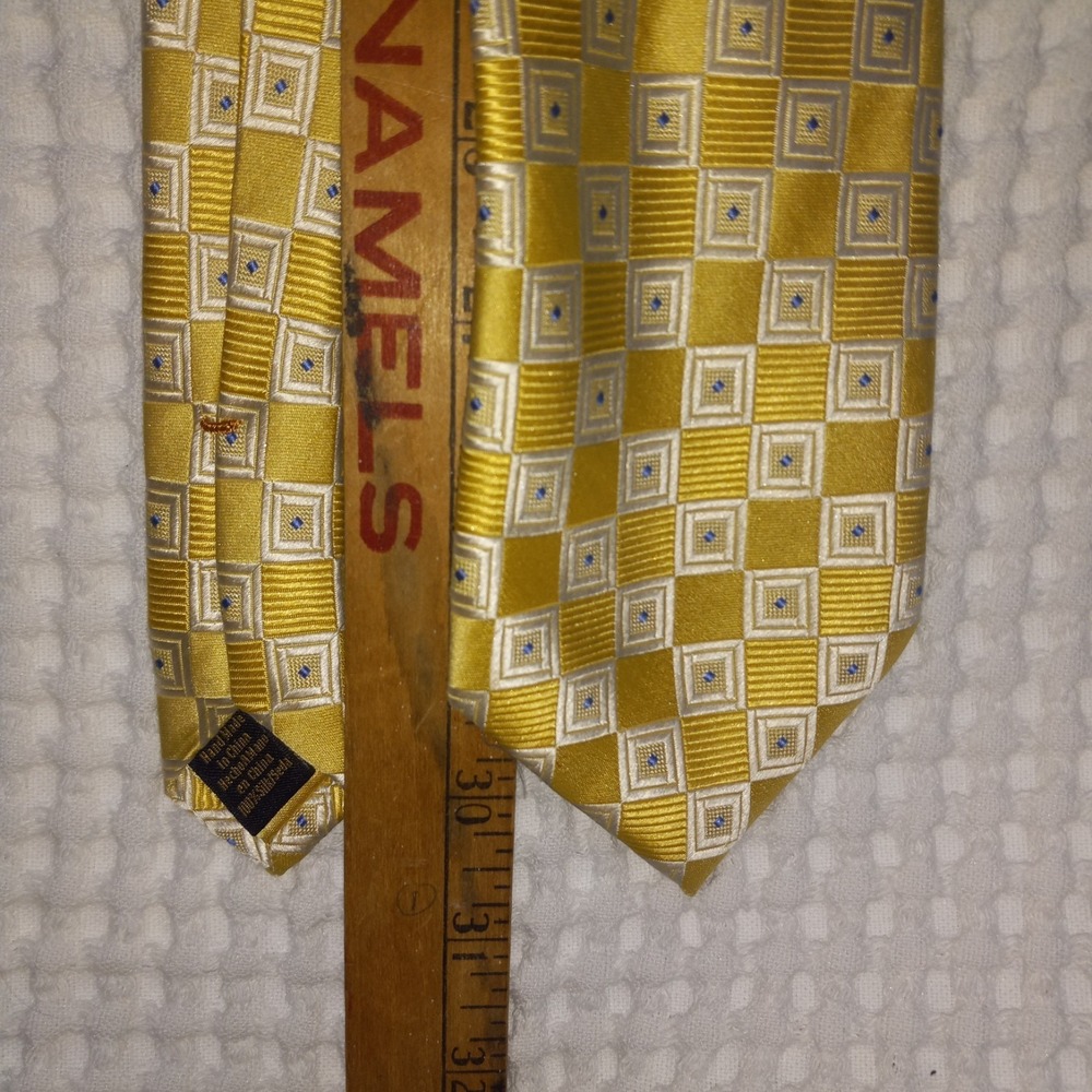 Donald J Trump Signature Collection Yellow Gold Geometric Silk Necktie Tie - Picture 2 of 9